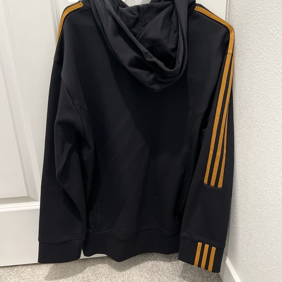 Ivy Park - Picture 2 of 2